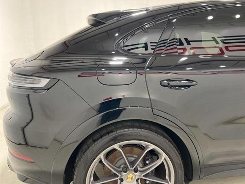 2024 Porsche Cayenne E-Hybrid S