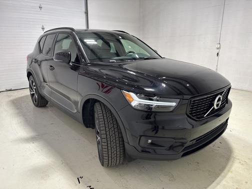 2021 Volvo XC40 T5 R-Design