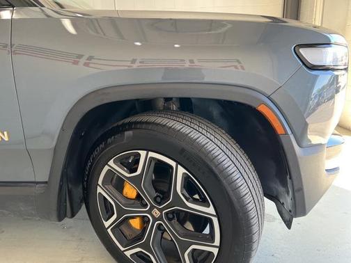 2023 Rivian R1S Adventure