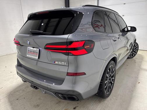 2024 BMW X5 M60i