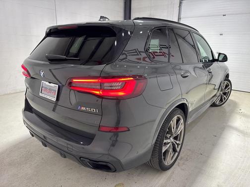 2022 BMW X5 M50i