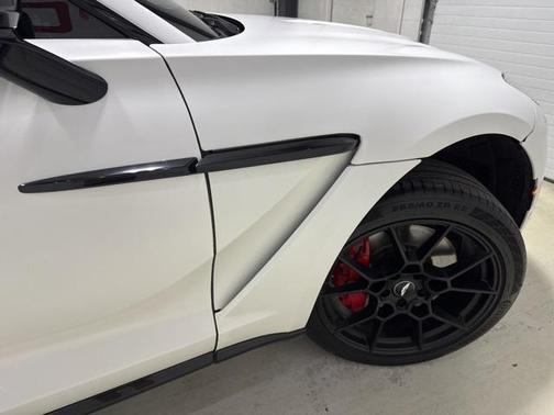 2021 Aston Martin DBX Base