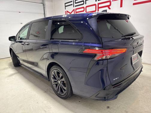 2025 Toyota Sienna XSE 7 Passenger