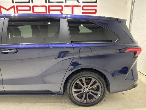 2025 Toyota Sienna XSE 7 Passenger