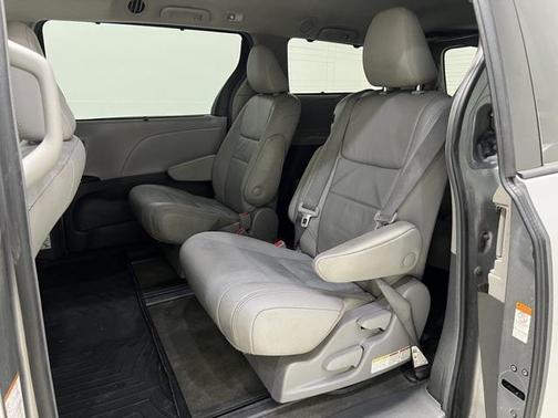 2018 Toyota Sienna XLE