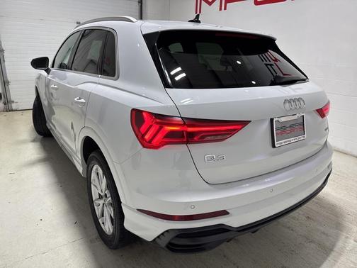 2022 Audi Q3 45 S line Premium