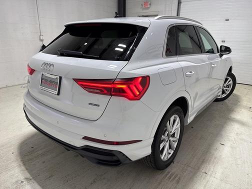 2022 Audi Q3 45 S line Premium