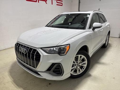 2022 Audi Q3 45 S line Premium
