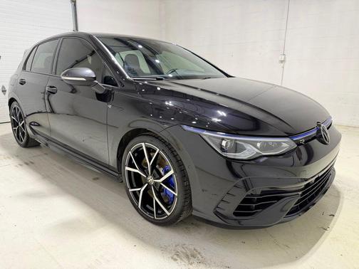 Deep Black Pearl 2022 Volkswagen Golf R 2.0T Manual