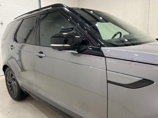 2024 Land Rover Discovery P300 Dynamic SE