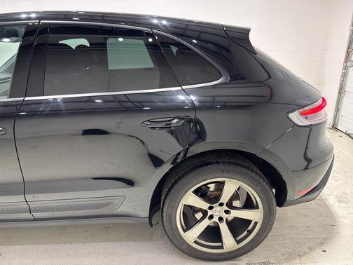 2022 Porsche Macan Base