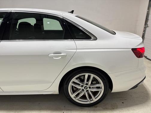 2024 Audi A4 45 S line Premium Plus