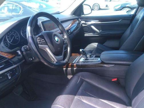Photo 2 of 6 of 2015 BMW X5 xDrive35i