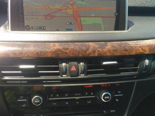 Photo 3 of 6 of 2015 BMW X5 xDrive35i