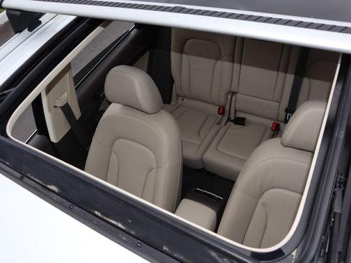 Photo 4 of 32 of 2015 Audi Q5 2.0T Premium Plus