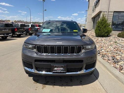 Baltic Gray 2026 Jeep Grand Cherokee L Laredo