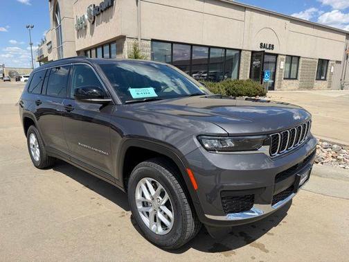 Baltic Gray 2026 Jeep Grand Cherokee L Laredo