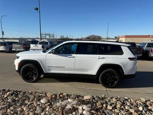 2024 Jeep Grand Cherokee L Laredo