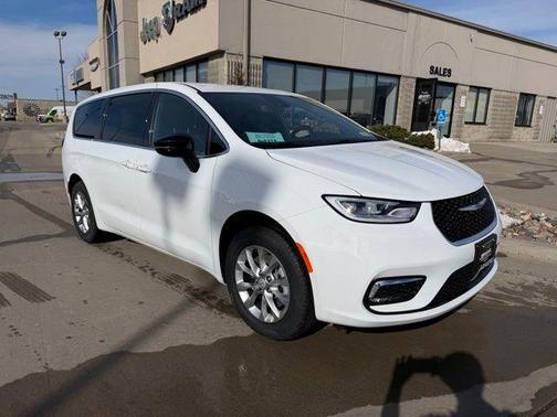 2026 Chrysler Pacifica Select AWD