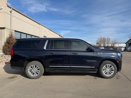 2023 GMC Yukon XL SLT