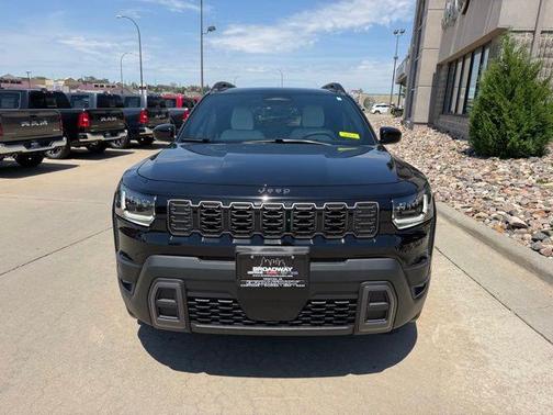 Diamond Black 2026 Jeep Cherokee LAREDO/LIMITED