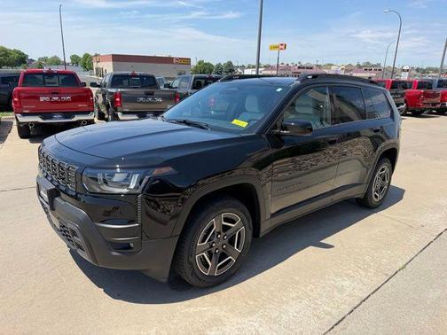 Diamond Black 2026 Jeep Cherokee LAREDO/LIMITED