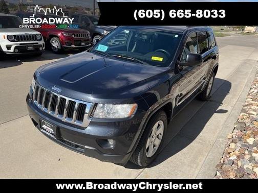 Photo 4 of 18 of 2013 Jeep Grand Cherokee Laredo