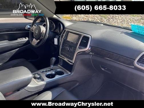 Photo 5 of 18 of 2013 Jeep Grand Cherokee Laredo