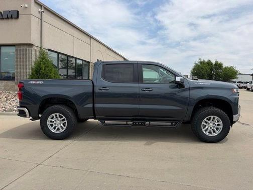 Shadow Gray Metallic 2019 Chevrolet Silverado 1500 LT