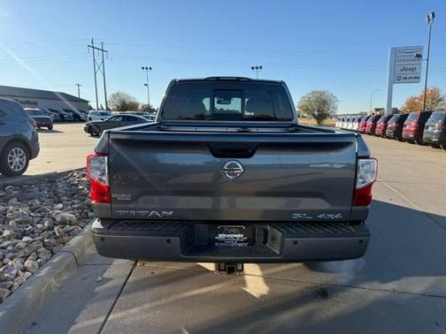 2017 Nissan Titan SL