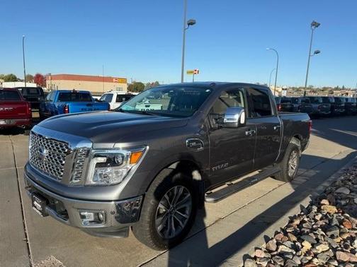 2017 Nissan Titan SL