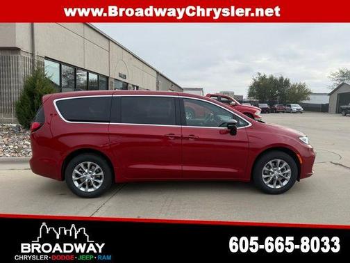 2026 Chrysler Pacifica Select AWD