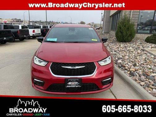 2026 Chrysler Pacifica Select AWD