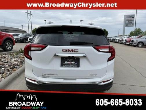 2024 GMC Terrain SLT