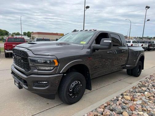 Granite Crystal Clearcoat Metallic 2024 RAM 3500 Limited