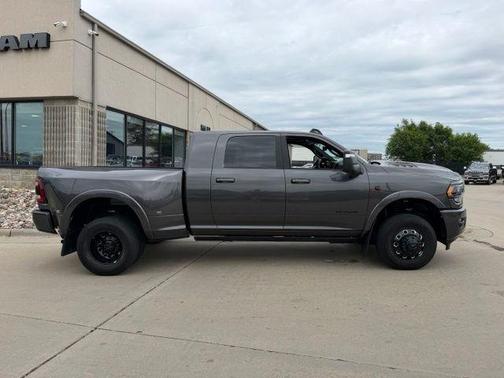 Granite Crystal Clearcoat Metallic 2024 RAM 3500 Limited