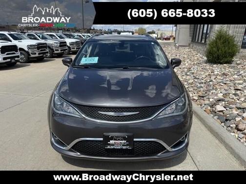 2019 Chrysler Pacifica Touring-L