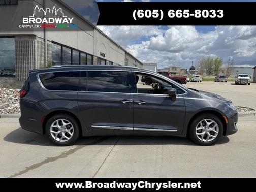 2019 Chrysler Pacifica Touring-L
