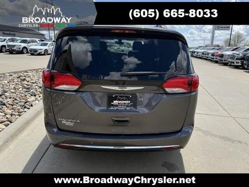 2019 Chrysler Pacifica Touring-L