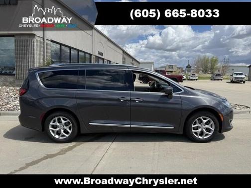 2019 Chrysler Pacifica Touring-L