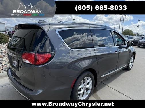 2019 Chrysler Pacifica Touring-L
