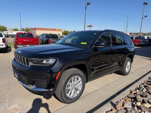 Diamond Black 2026 Jeep Grand Cherokee L Laredo