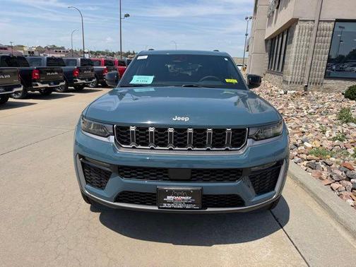 Steel Blue 2026 Jeep Grand Cherokee Limited 4x4