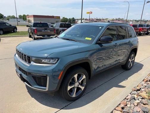 Steel Blue 2026 Jeep Grand Cherokee Limited 4x4