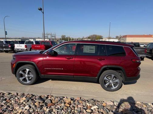 Velvet Red Pearlcoat 2026 Jeep Grand Cherokee L Limited