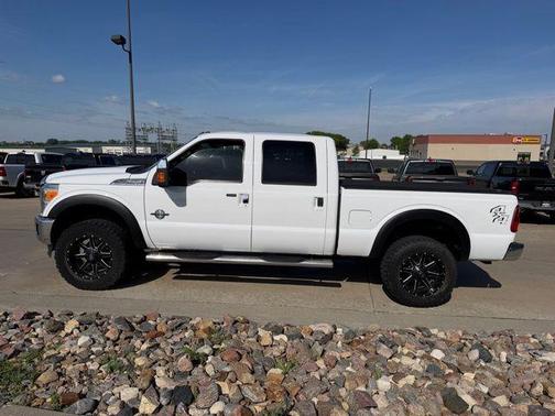 Oxford White 2016 Ford F-250 Lariat