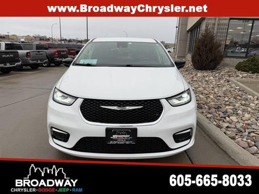 2024 Chrysler Pacifica Touring-L