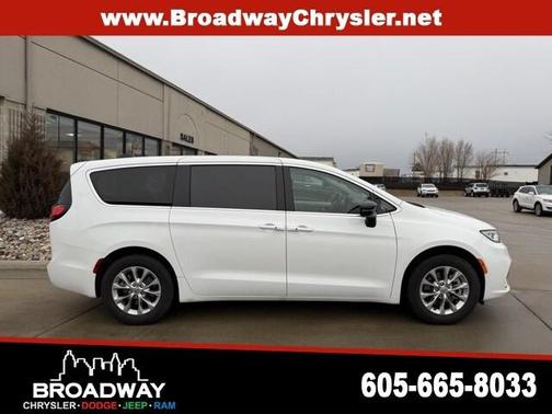 2024 Chrysler Pacifica Touring-L