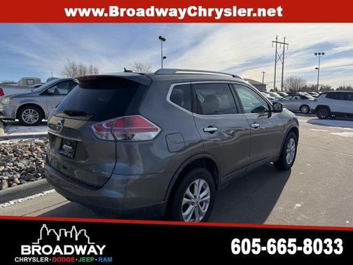 2016 Nissan Rogue SV