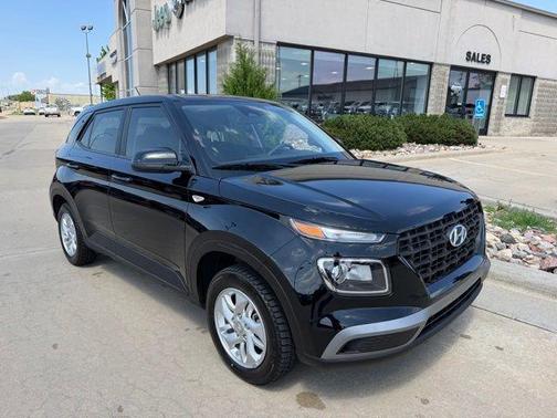Onyx Black 2025 Hyundai VENUE SE